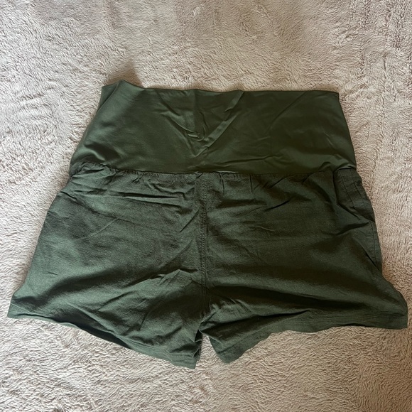 Isabel Maternity Shorts Army Green Size Large - Picture 2 of 6